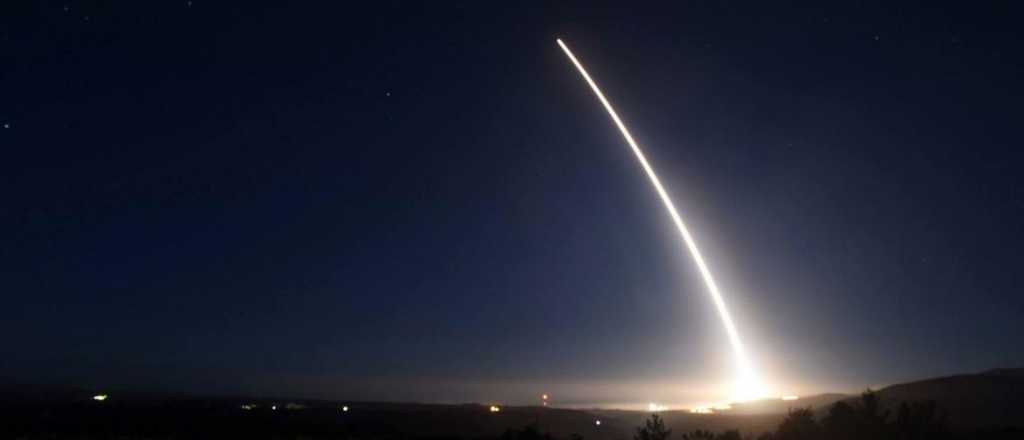 Estados Unidos lanzó un misil intercontinental y aumenta la tensión