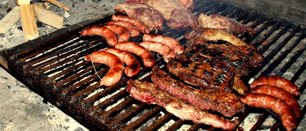 Comer mucha carne asada produce cáncer de colon 