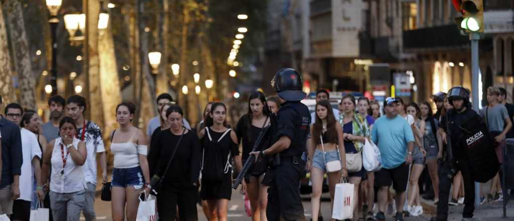 Hay dos argentinos heridos luego del atentado de Barcelona