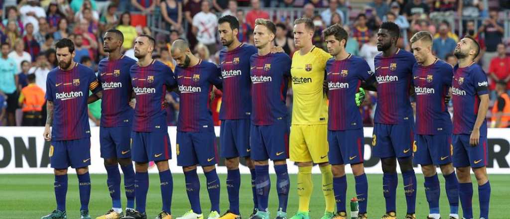 Conmovedor homenaje en el partido del Barcelona tras el atentado