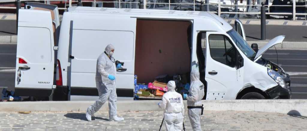 Un conductor atropelló a personas en paradas de Marsella: un muerto