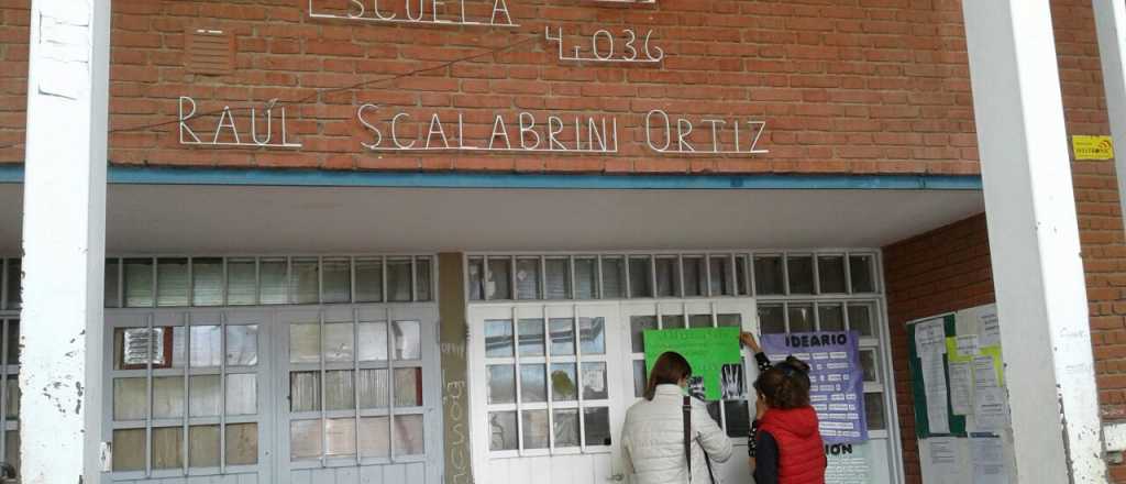Robaron y destrozaron la escuela Scalabrini Ortiz de Godoy Cruz