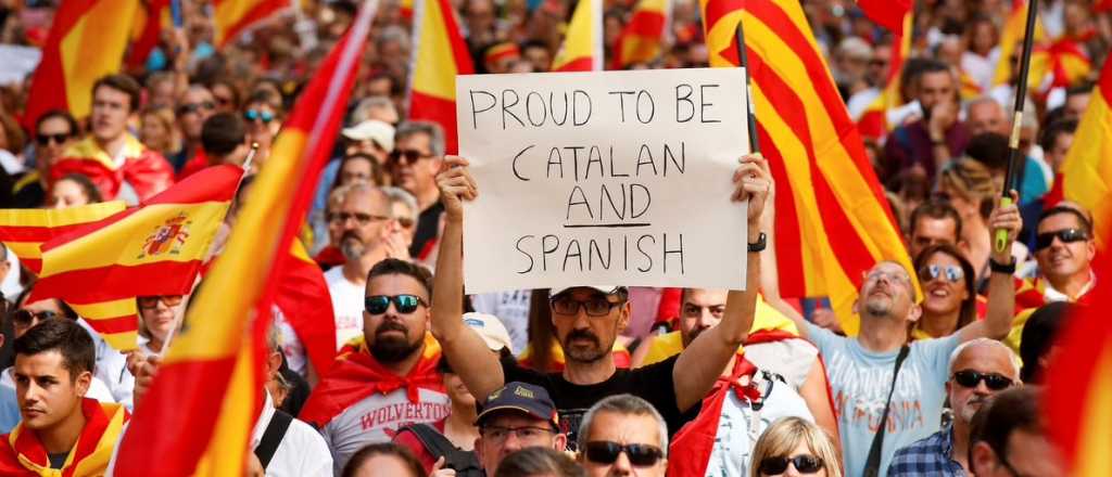 El gobierno español ordenó detener a dos separatistas de Cataluña