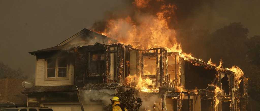 Más de 600 desaparecidos y 21 muertos por los incendios en California