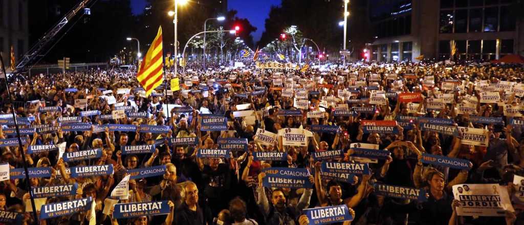Protesta de catalanes por los independentistas detenidos
