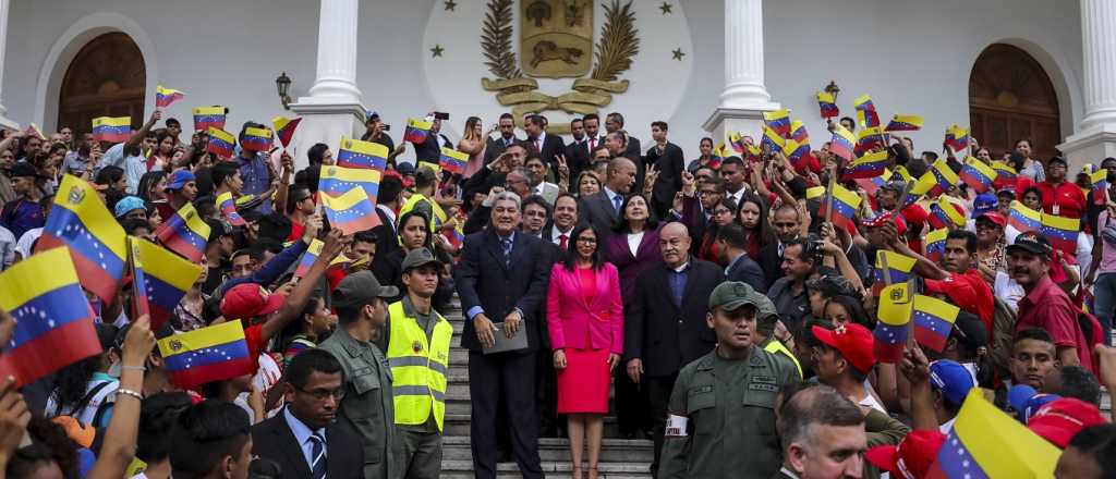 El chavismo impide asumir a los gobernadores opositores electos