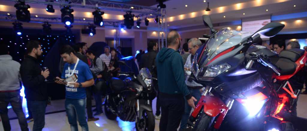 Lavalle motos festejó sus 10 años y presentó la nueva Benelli TRK 502