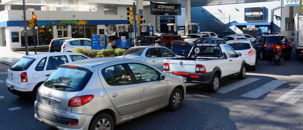 YPF pretende que el precio de los combustibles varíe según la zona y horario