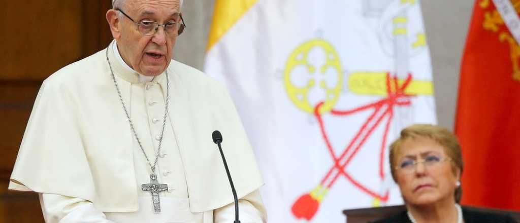 Histórico: Francisco pidió perdón por los curas pedófilos en Chile