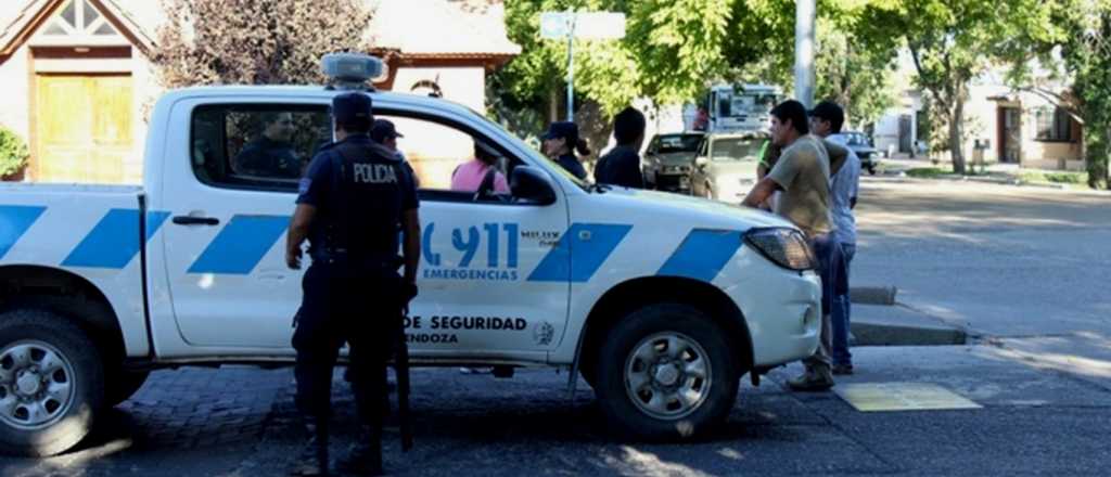Le robaron un auto policial a un comisario en Maipú