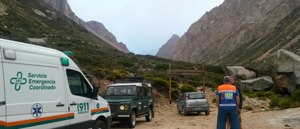 Rescataron a un turista mexicano herido en un cerro