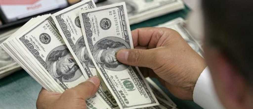 El dólar bajó 43 centavos, tras las medidas anunciadas por el Banco Central
