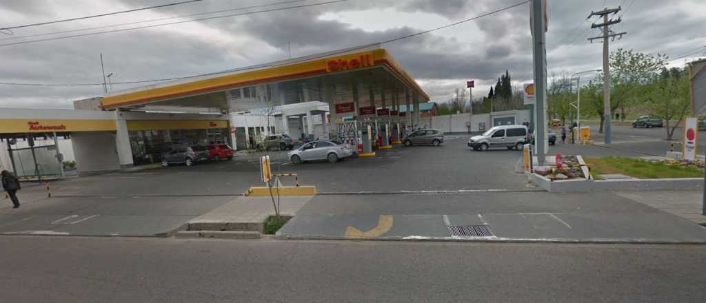 Estación de servicio de Guaymallén no carga nafta a motos después de las 23