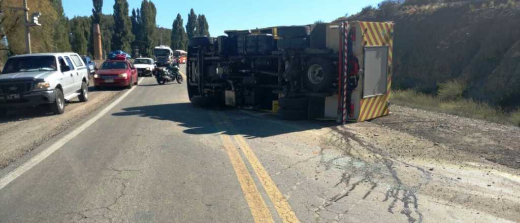 Un camión brasilero volcó en Ruta 7