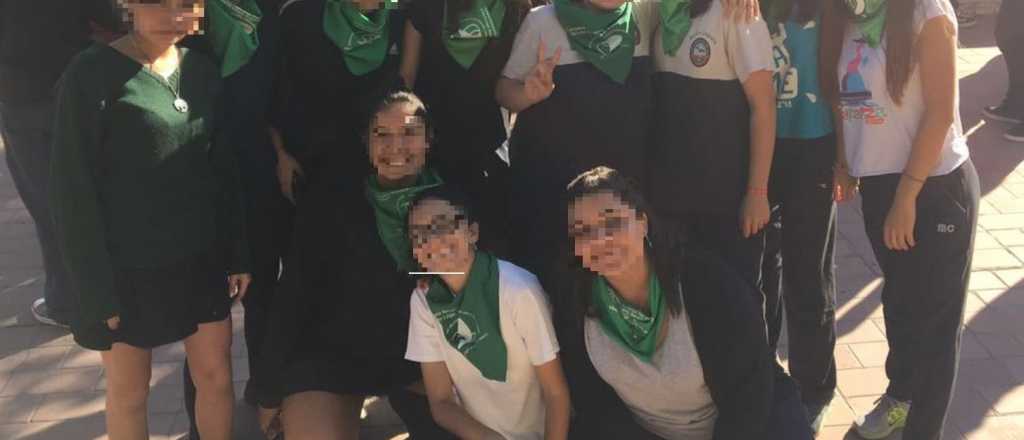 Intentaron sancionar a alumnas del Martín Zapata por usar pañuelos verdes