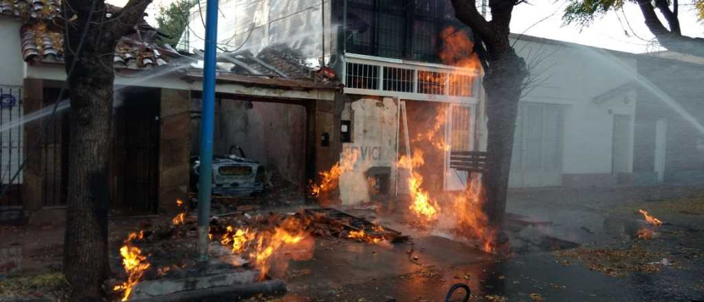 La cochera de una casa explotó por una pérdida de gas en Luján de Cuyo