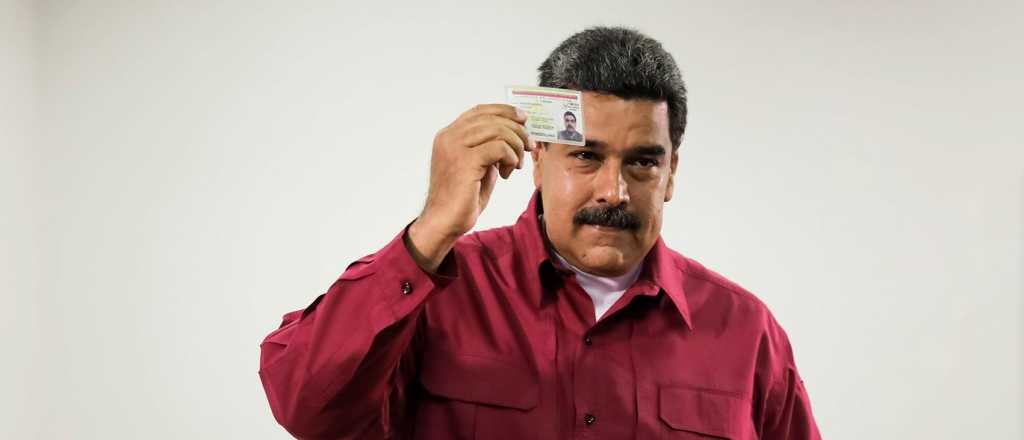 Maduro votó y pidió a los venezolanos elegir entre "votos o balas"