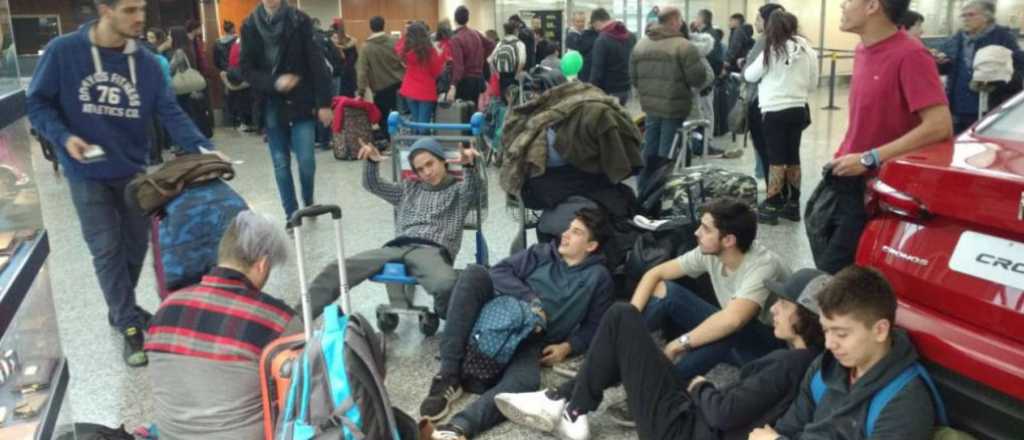 Flybondi canceló un vuelo de Córdoba a Mendoza y ofrecen viajar en micro