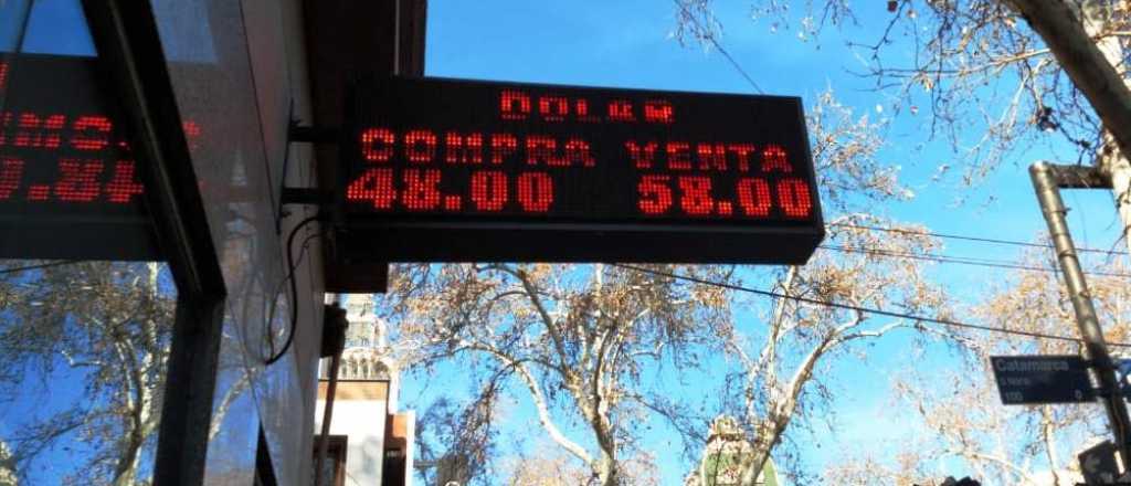 El dólar opera a $58 en Mendoza