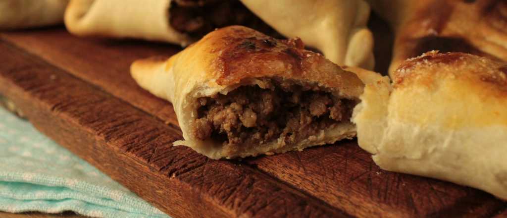 Empanadas y asado, los reyes de la mesa menduca