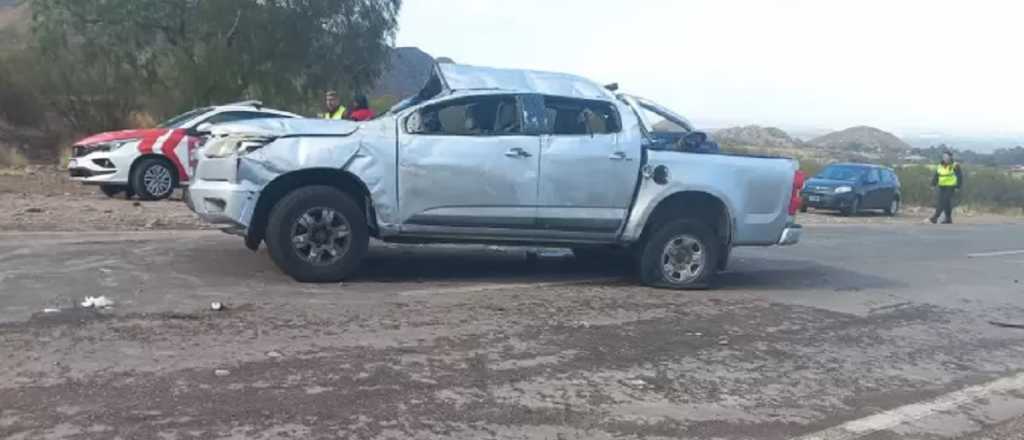 Volcó una camioneta en Lavalle: 9 heridos y una menor fallecida