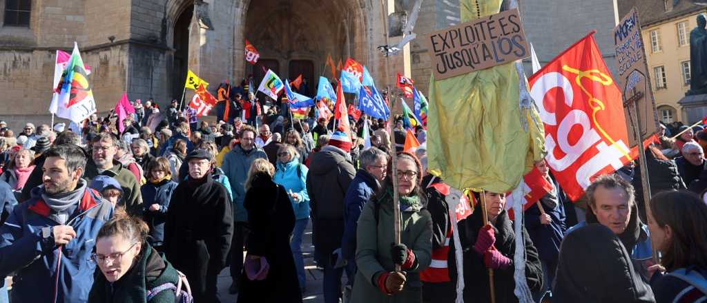 Continúan las protestas en Francia por la reforma jubilatoria