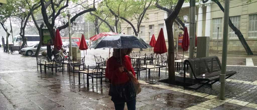 Alertan por lluvias en el llano y vientos intensos en cordillera