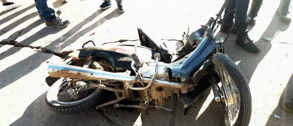 Murió un motociclista al chocar contra una camioneta en Guaymallén