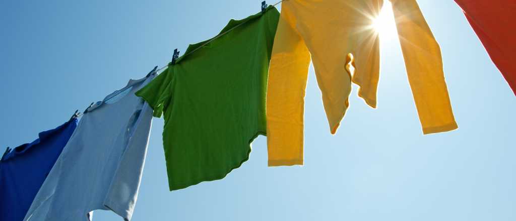 Recomiendan lavar la ropa nueva antes de estrenarla