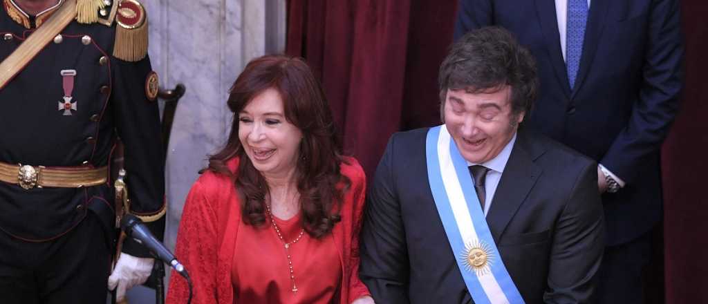 En su cumpleaños, CFK criticó a Milei: "Juega con la mesa de los argentinos" 