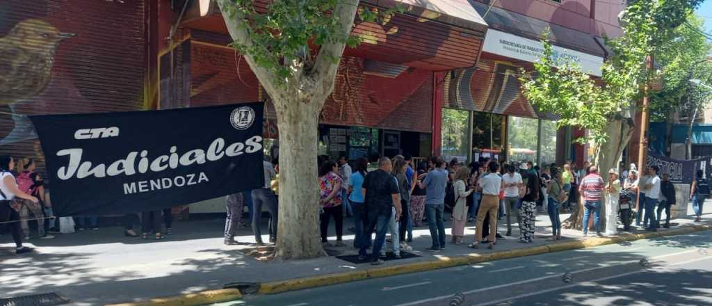 Judiciales de Mendoza harán paro otra semana: dónde hacer las denuncias 