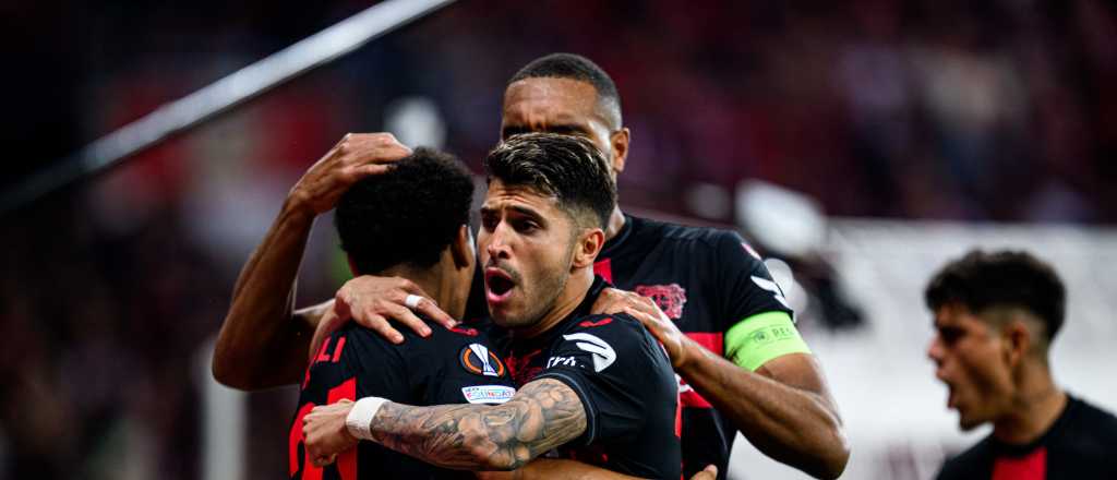 Leverkusen salvó el invicto en el final ante la Roma y es finalista