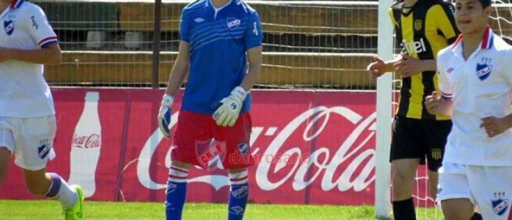 El increíble gol del arquero Sub 14 de Nacional de Uruguay