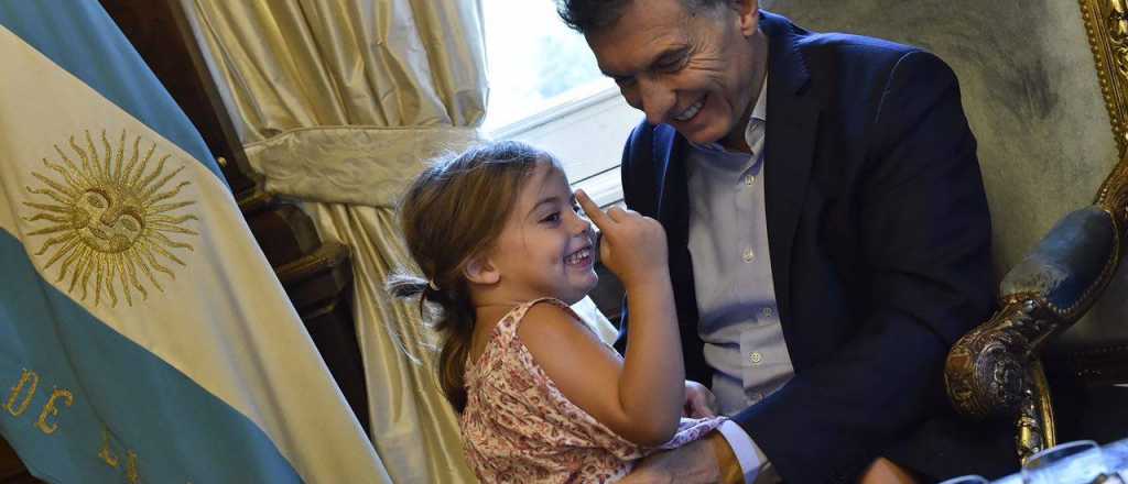 Para la madre de Macri, su hijo hace "un gran sacrificio por los demás"