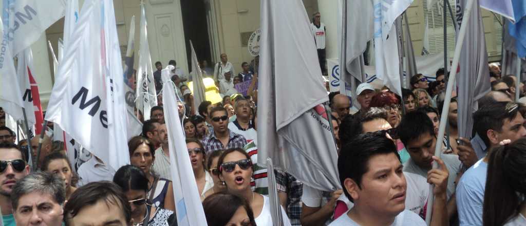 Amenazan con un paro nacional a Macri