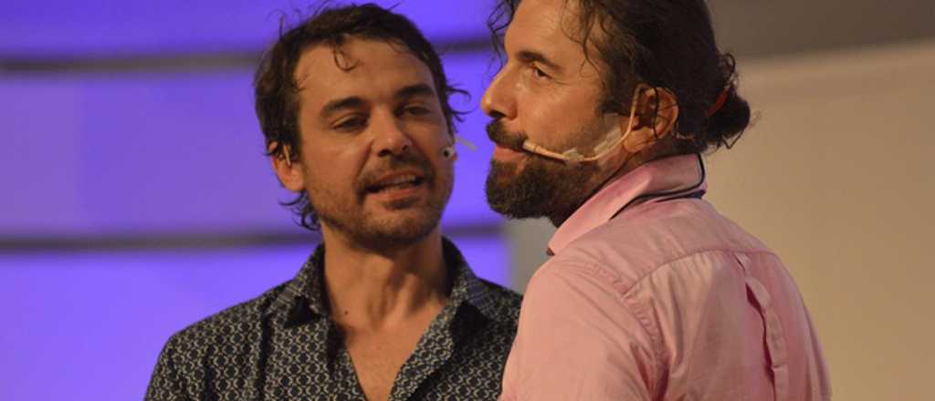 Escándalo: "Cuando se cortó la luz, me metió un dedo en la cola"