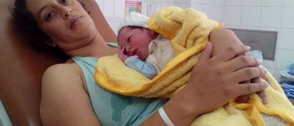 Macri padrino en Mendoza: la familia del bebé le pide una casa