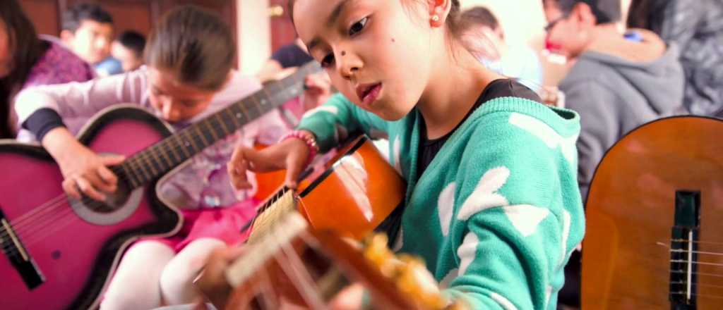 Si querés un hijo listo, quitale el iPad y dale una guitarra