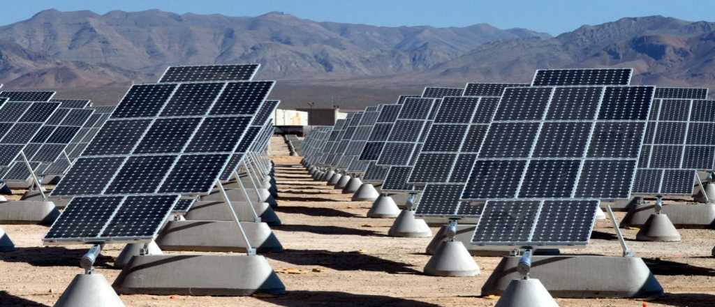Mendoza quiere fabricar paneles solares 