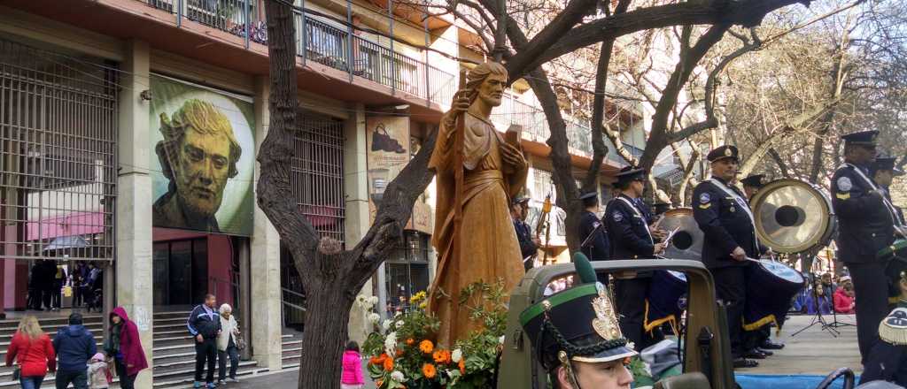 Unos mil mendocinos celebraron al Patrón Santiago