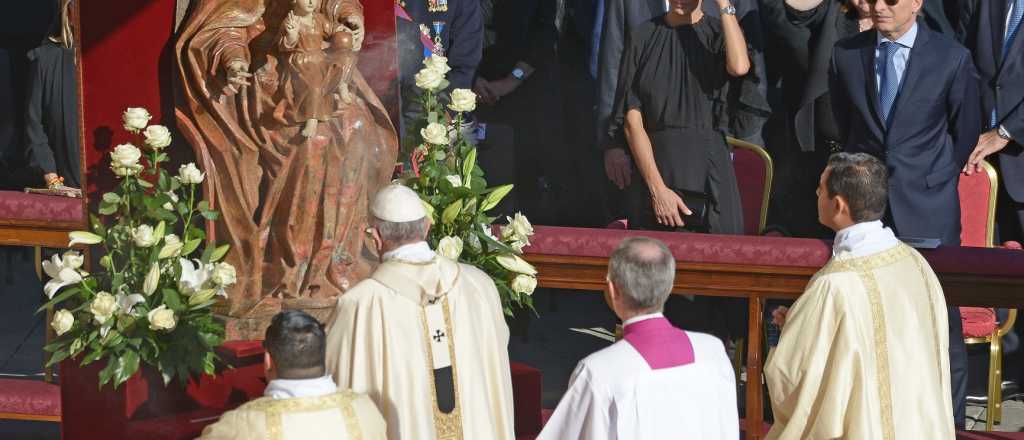 En una ceremonia histórica, Francisco declaró santo al cura Brochero