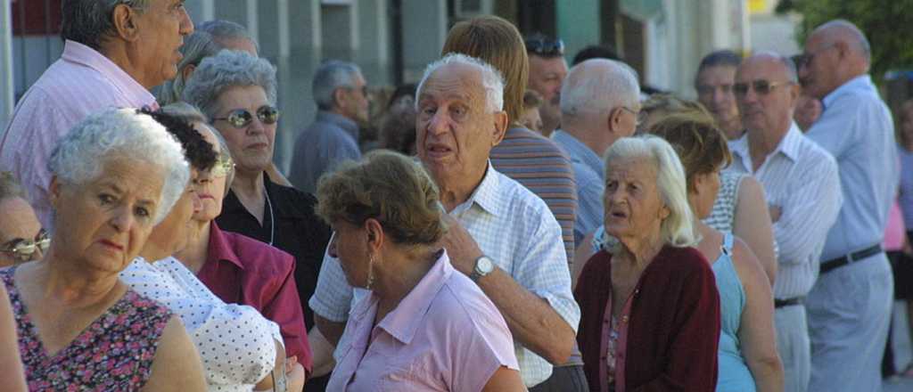Analizan la apertura de bancos para atender a jubilados