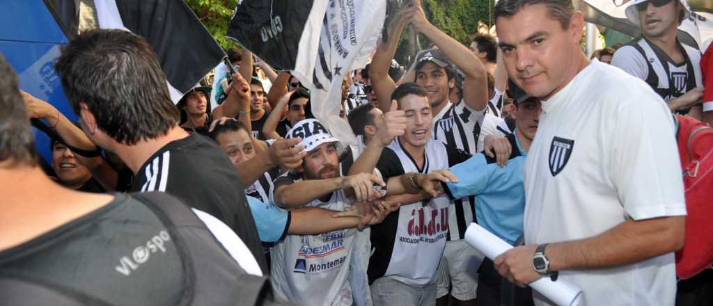 El colorido banderazo del Lobo mendocino