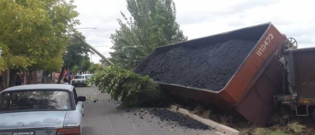 Descarriló un tren con carbón en Maipú