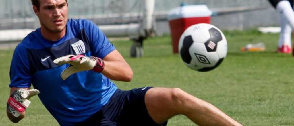 La incre&iacute;ble historia del arquero que hace de todo