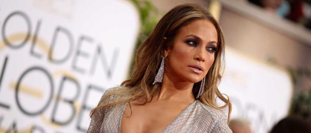 Jennifer Lopez posó en bikini y demostró que aún "se la banca"