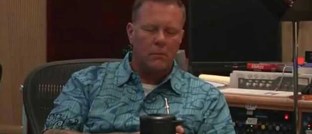 Estrella mundial de rock aparece en un video tomando mate