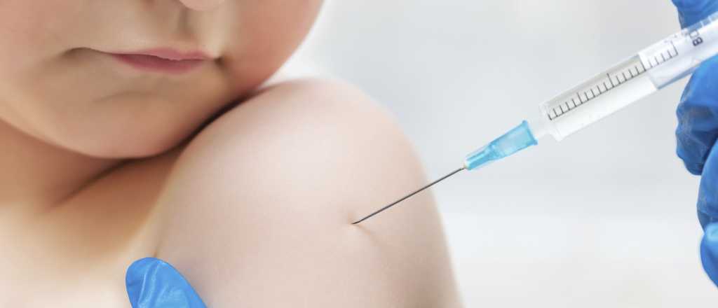 Ya no es obligatorio mostrar el carnet de vacunas para cobrar la AUH