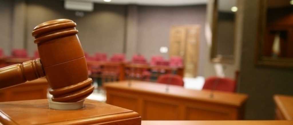 La vida de un polic&iacute;a vale menos que la mano de un juez