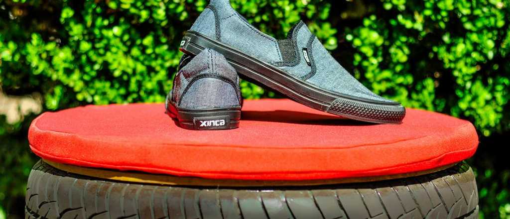 Macri usa zapatillas recicladas mendocinas